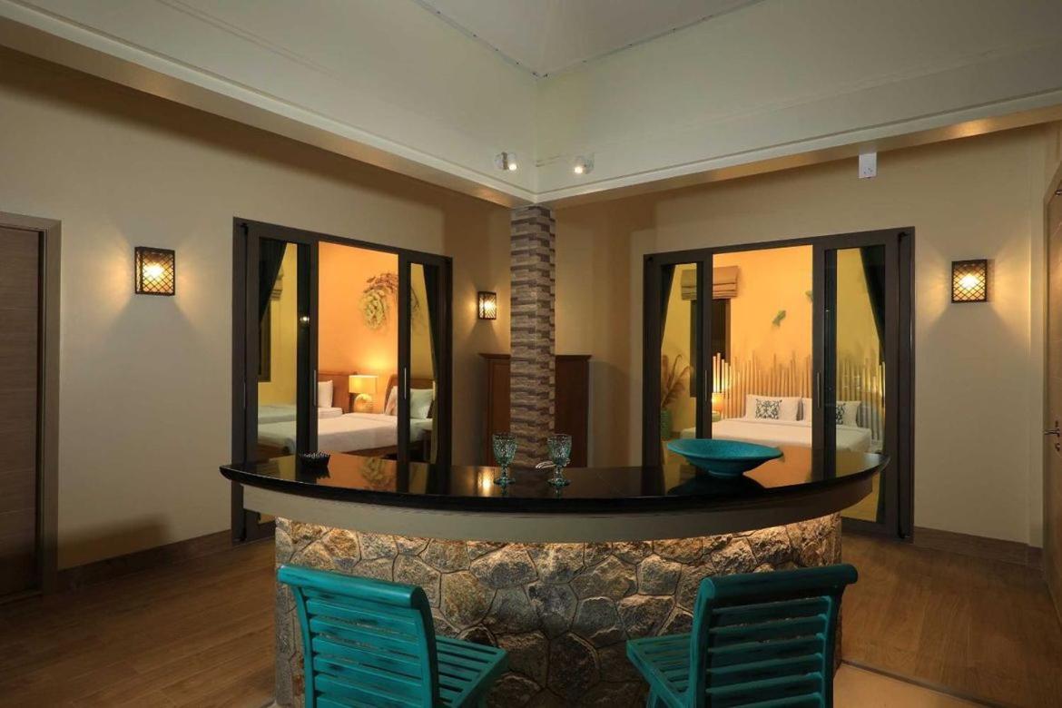 Sea-Esta Villa Банг Тао Бийч Екстериор снимка